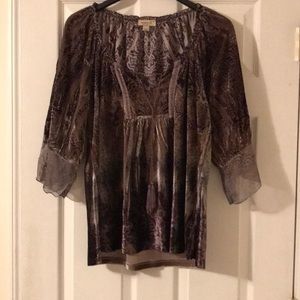 Beautiful brown velvety top! Medium